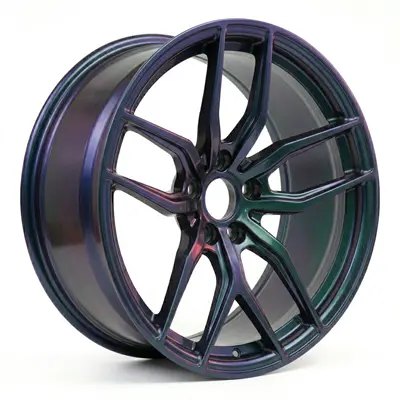 ¿Buscas algo realmente único? Nuestro acabado Camaleón iridiscente cambia de color según el ángulo de la luz. ¡Lo que imagines, lo creamos!