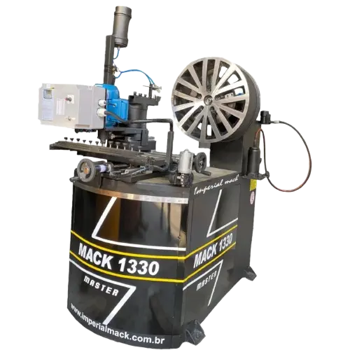 Torno de Diamante MACK MASTER 1330 con OFFSET En CARIVAN apostamos por lo mejor, y por eso trabajamos con uno de los tornos más precisos y sofisticados del mercado: el MACK MASTER 1330 con sistema OFFSET.